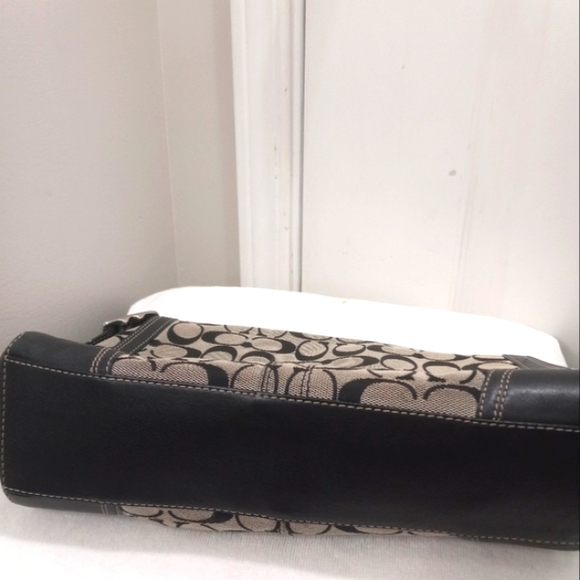 Coach 9 X 13 Crossover Bag A 1067-F13972 - Picture 5 of 6